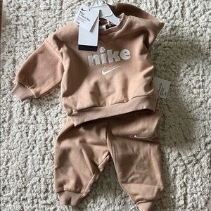 Nike Kids Tan Sweatshirt and Joggers Set 12M NWT Unisex